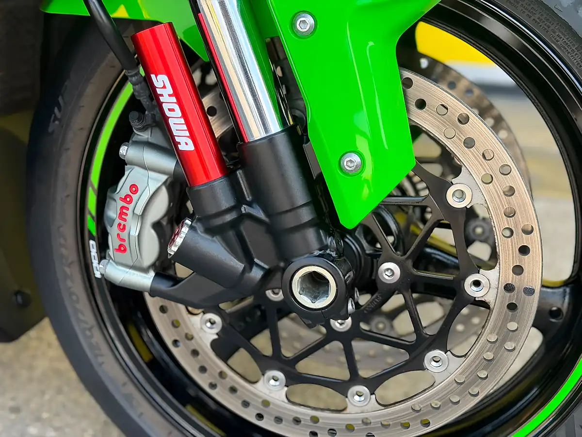 Used 2022 Kawasaki Ninja ZX-10R Krt Edition Green - Interior and Exterior details 17