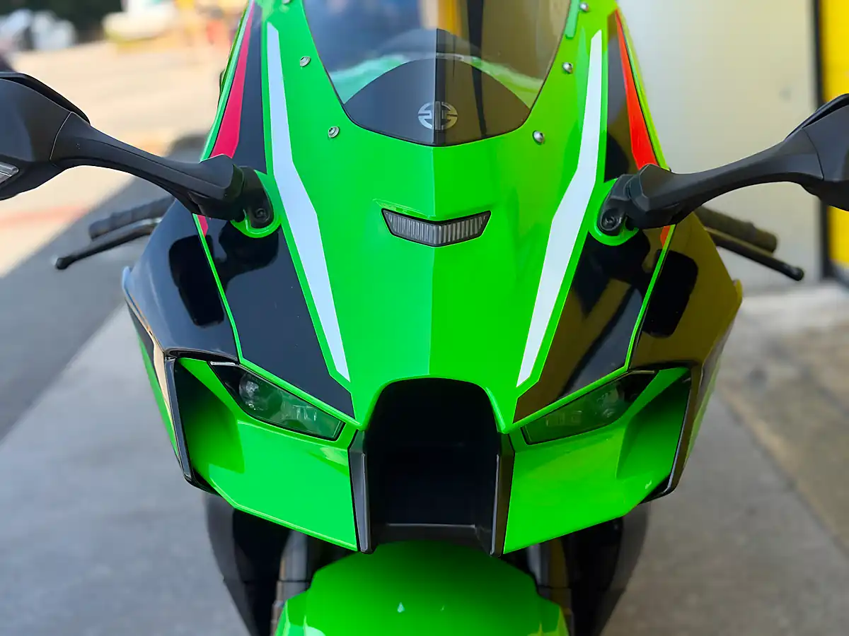 Used 2022 Kawasaki Ninja ZX-10R Krt Edition Green - Interior and Exterior details 18