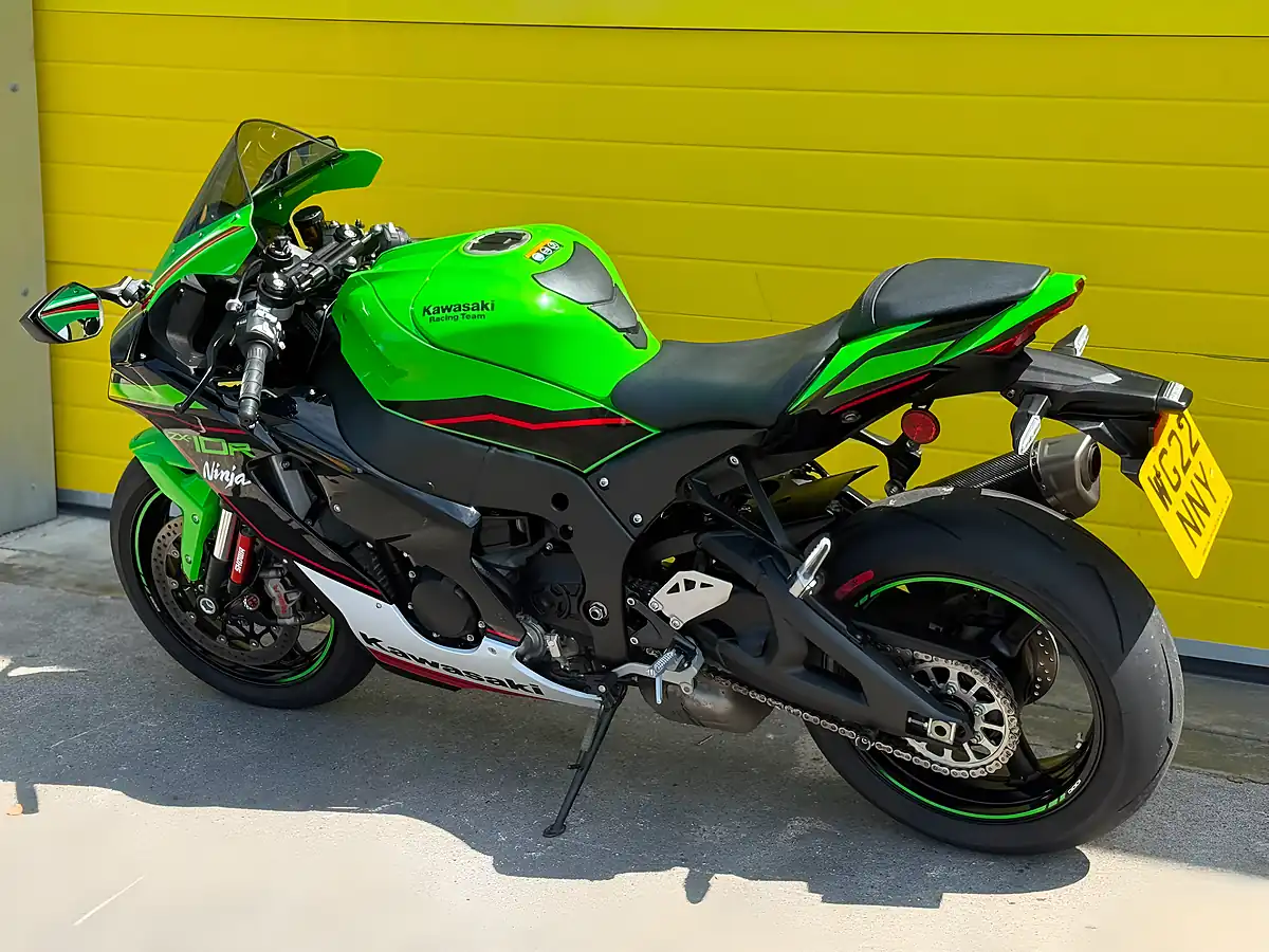 Used 2022 Kawasaki Ninja ZX-10R Krt Edition Green - Interior and Exterior details 6