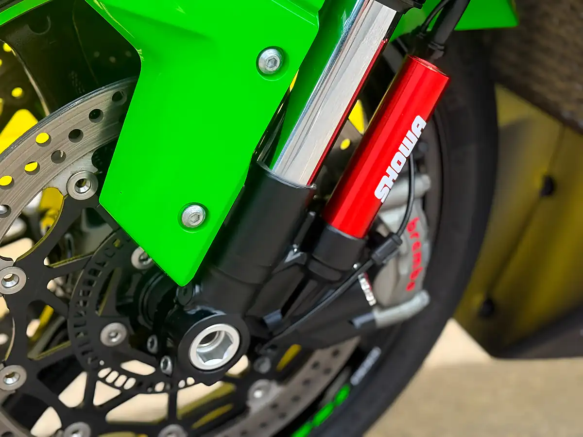Used 2022 Kawasaki Ninja ZX-10R Krt Edition Green - Interior and Exterior details 9