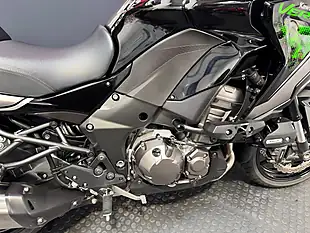 Used 2022 Kawasaki Versys 1000 S - Interior and Exterior details 10