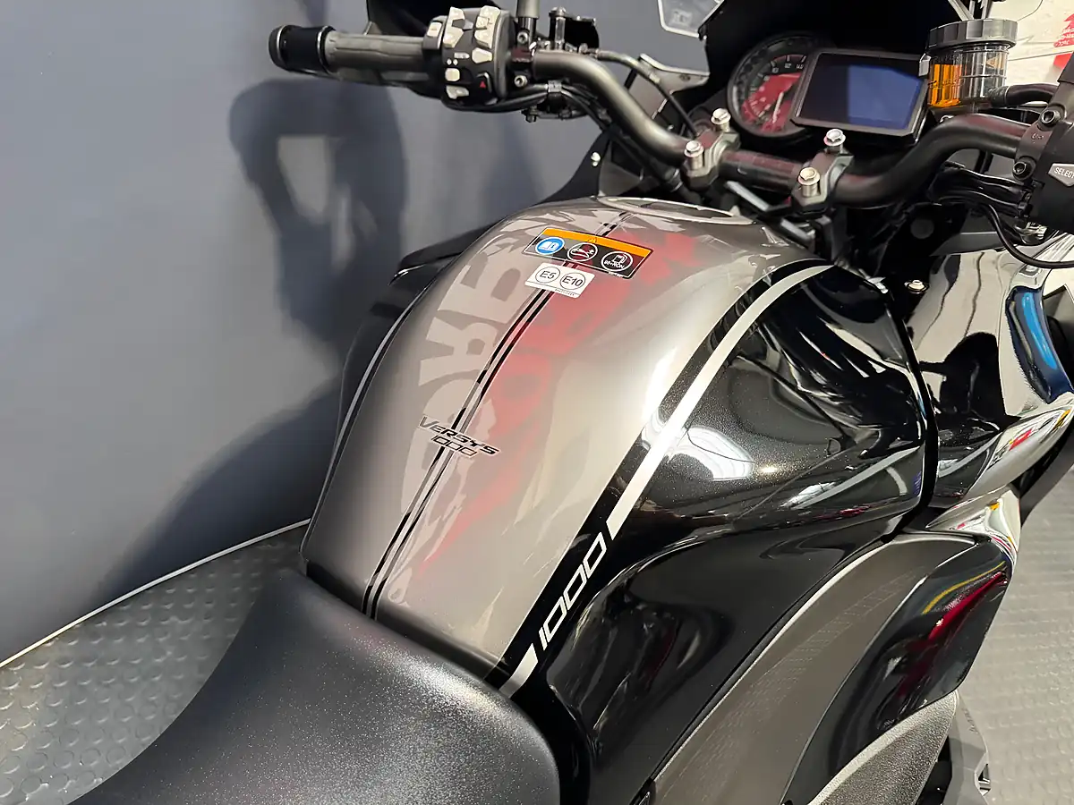 Used 2022 Kawasaki Versys 1000 S - Interior and Exterior details 14