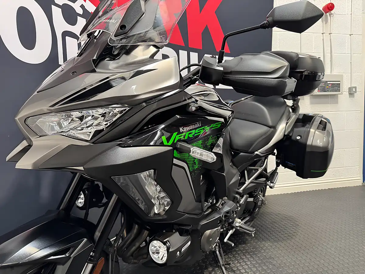 Used 2022 Kawasaki Versys 1000 S - Interior and Exterior details 16