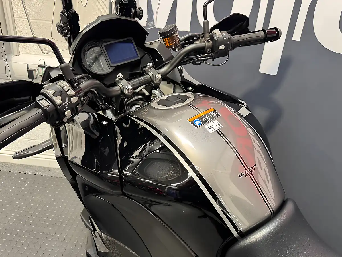 Used 2022 Kawasaki Versys 1000 S - Interior and Exterior details 18