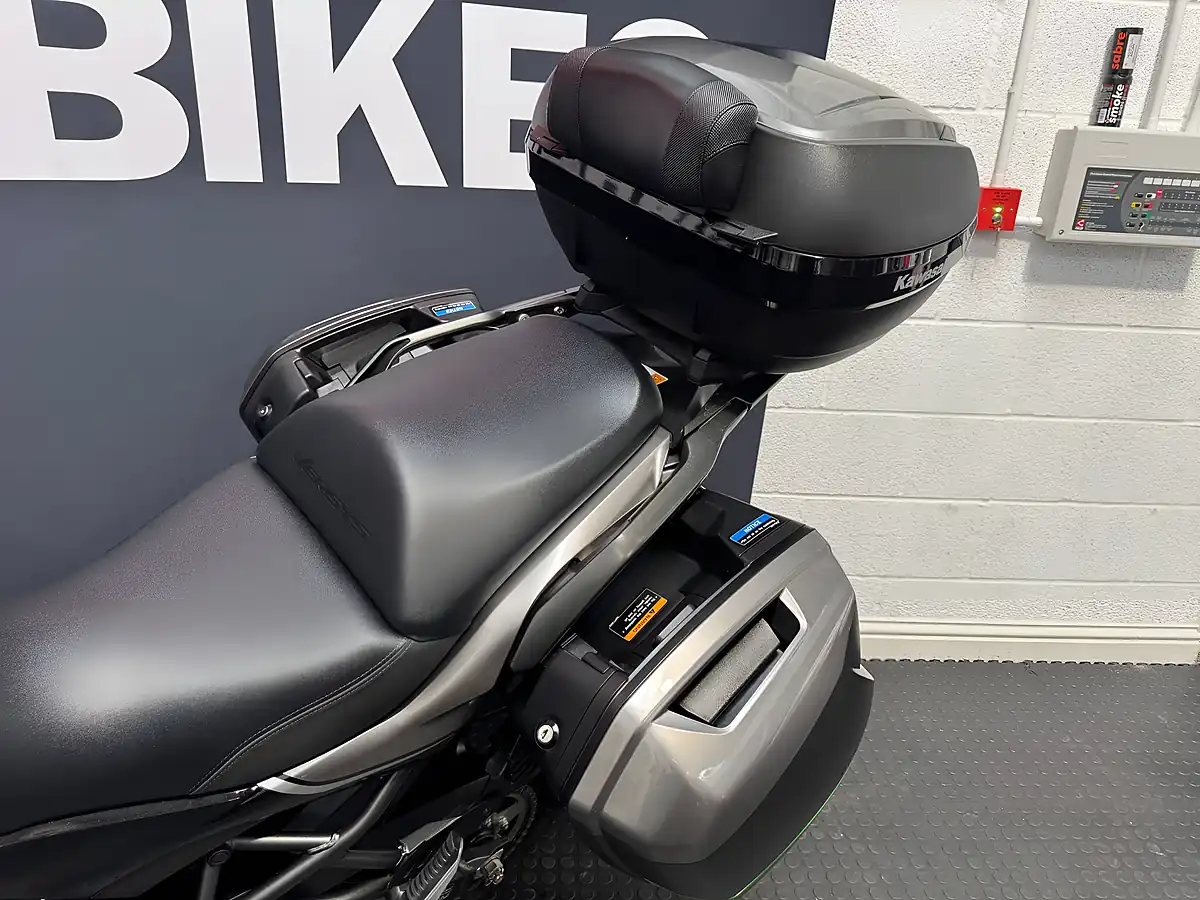 Used 2022 Kawasaki Versys 1000 S - Interior and Exterior details 20