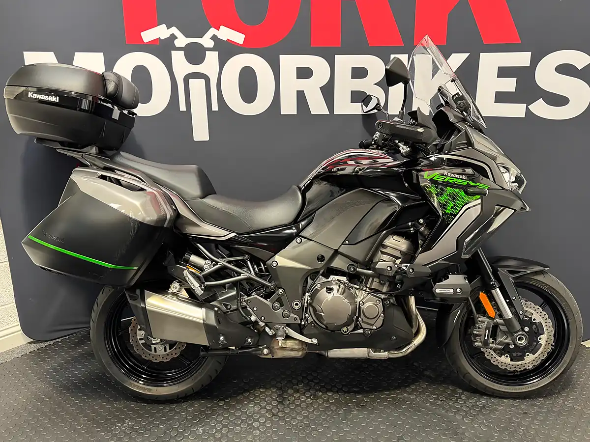 Used 2022 Kawasaki Versys 1000 S - Interior and Exterior details 3