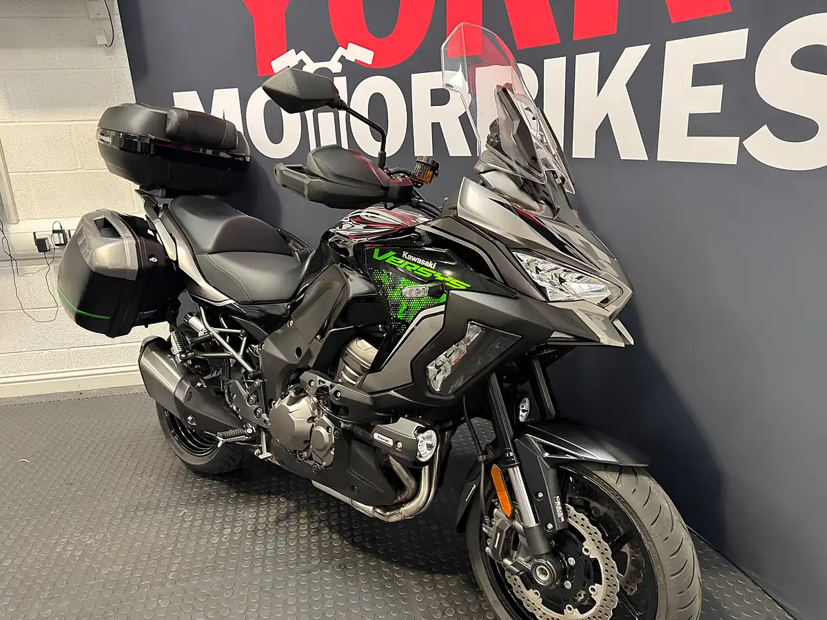 Used 2022 Kawasaki Versys 1000 S - Interior and Exterior details 5