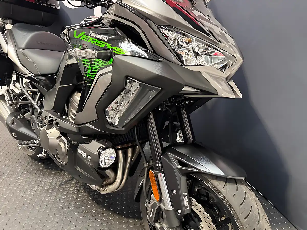 Used 2022 Kawasaki Versys 1000 S - Interior and Exterior details 7