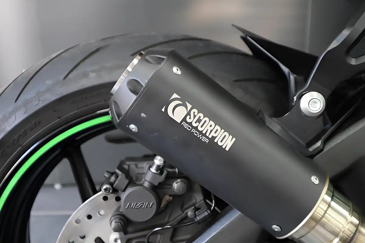 Used 2022 Kawasaki Z H2 Green Metallic - Interior and Exterior details 11
