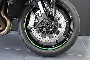 Used 2022 Kawasaki Z H2 Green Metallic - Interior and Exterior details 14