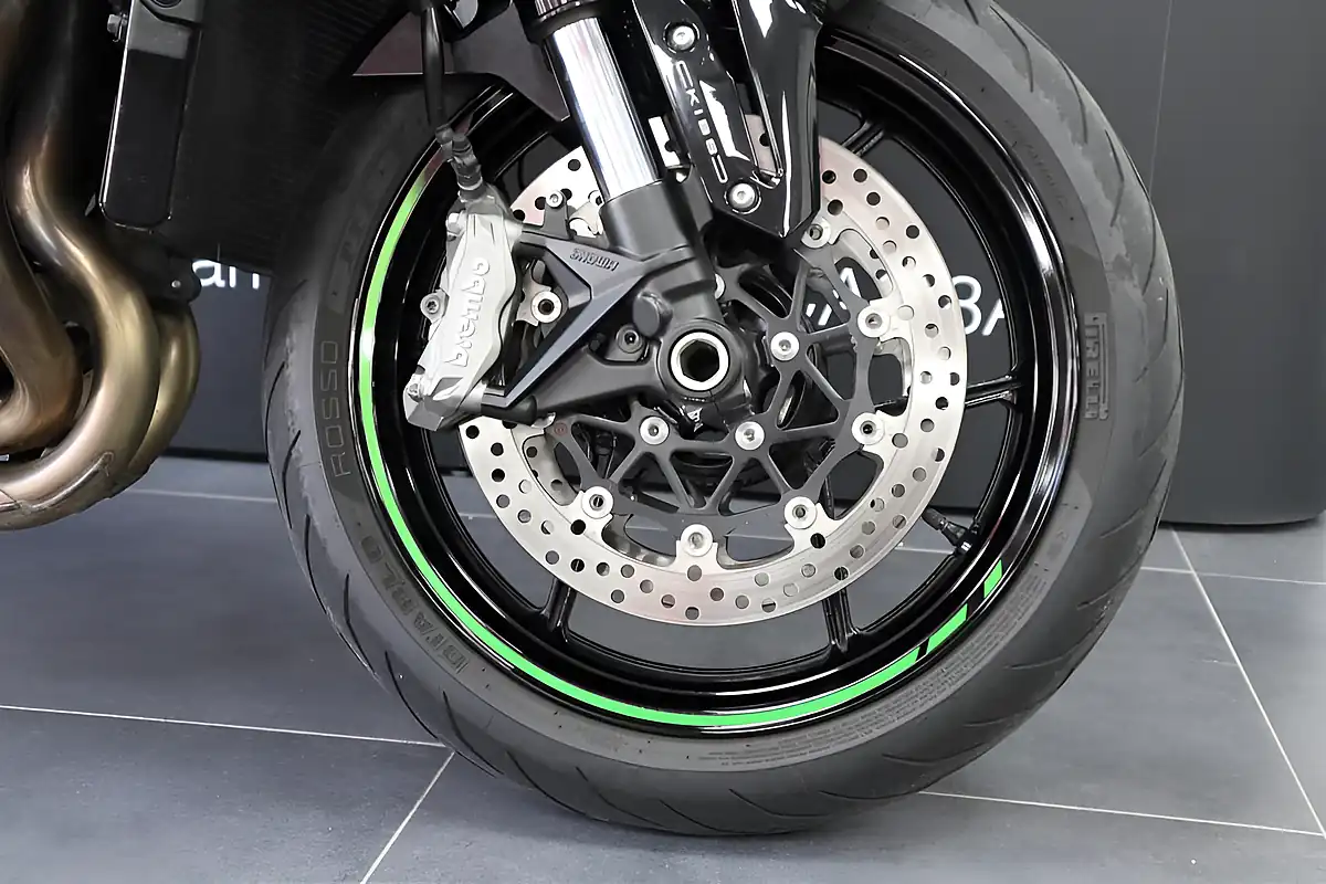 Used 2022 Kawasaki Z H2 Green Metallic - Interior and Exterior details 14
