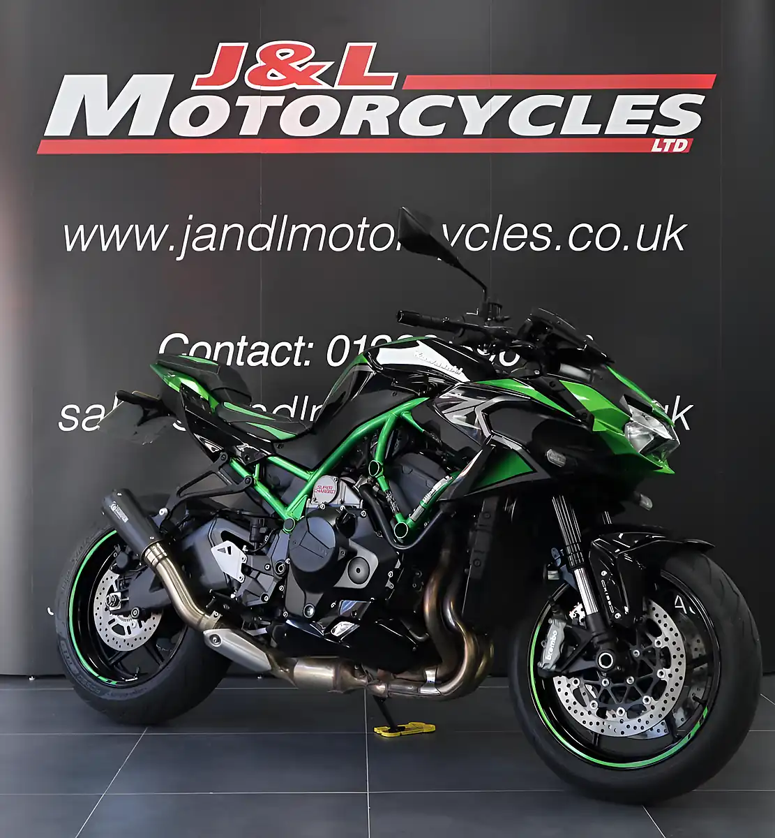 Used 2022 Kawasaki Z H2 Green Metallic - Interior and Exterior details 2