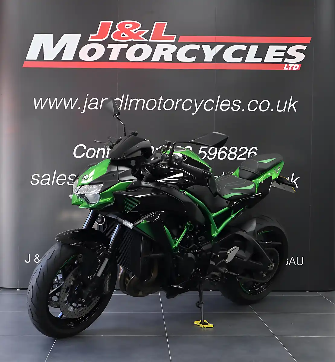 Used 2022 Kawasaki Z H2 Green Metallic - Interior and Exterior details 4