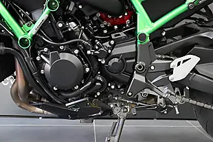 Used 2022 Kawasaki Z H2 Green Metallic - Interior and Exterior details 7