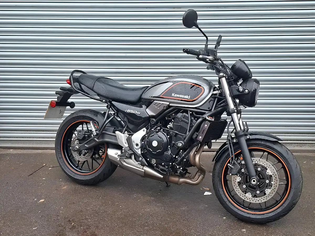 Used 2022 Kawasaki Z Modern Classic Grey - Front View