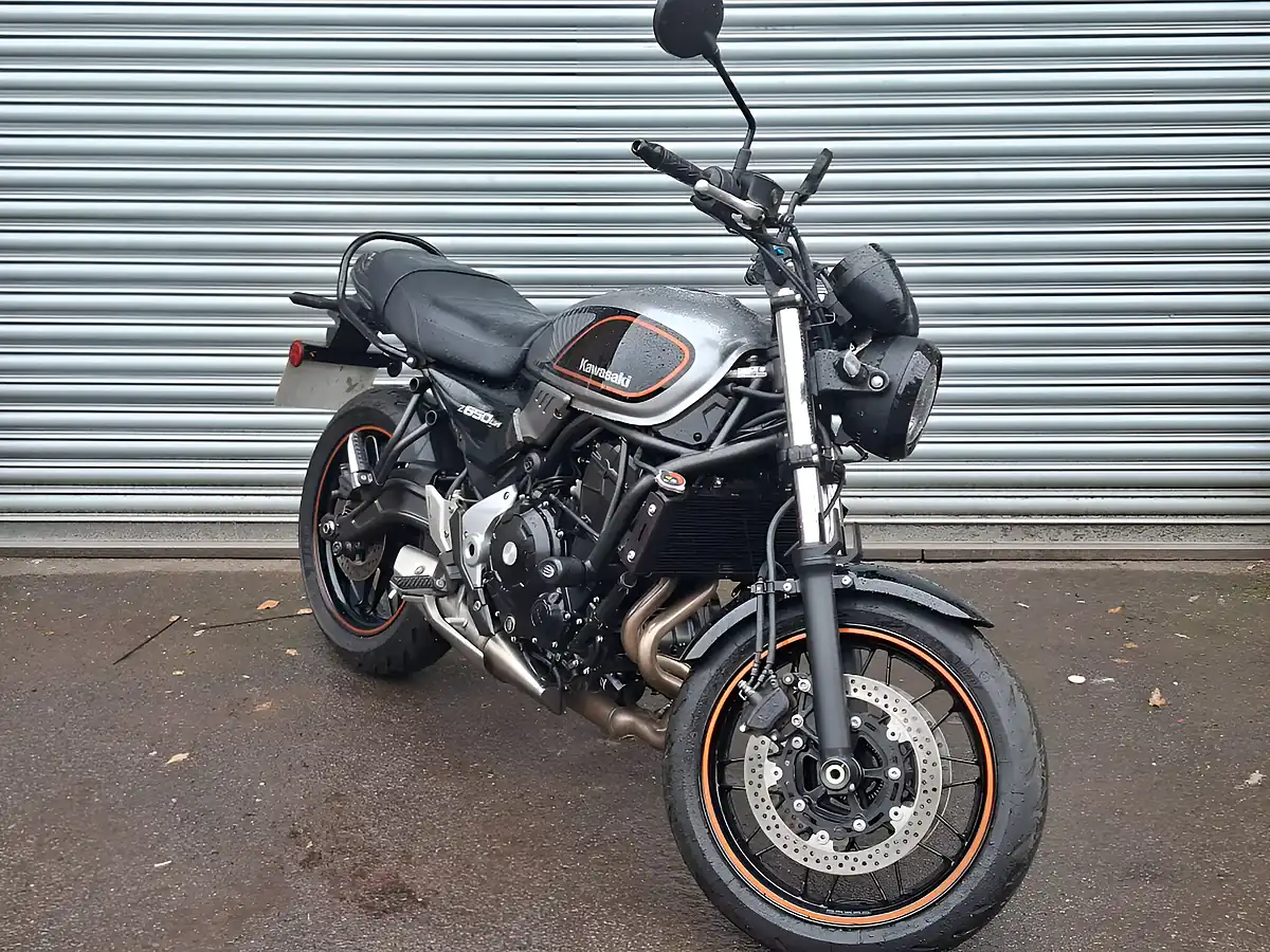 Used 2022 Kawasaki Z Modern Classic Grey - Interior and Exterior details 2