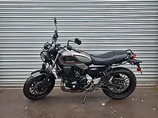 Used 2022 Kawasaki Z Modern Classic Grey - Interior and Exterior details 6