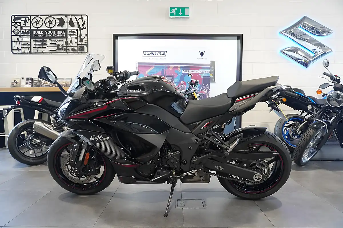 Used 2022 Kawasaki Z1000SX Black Edition Black Metallic - Interior and Exterior details 2