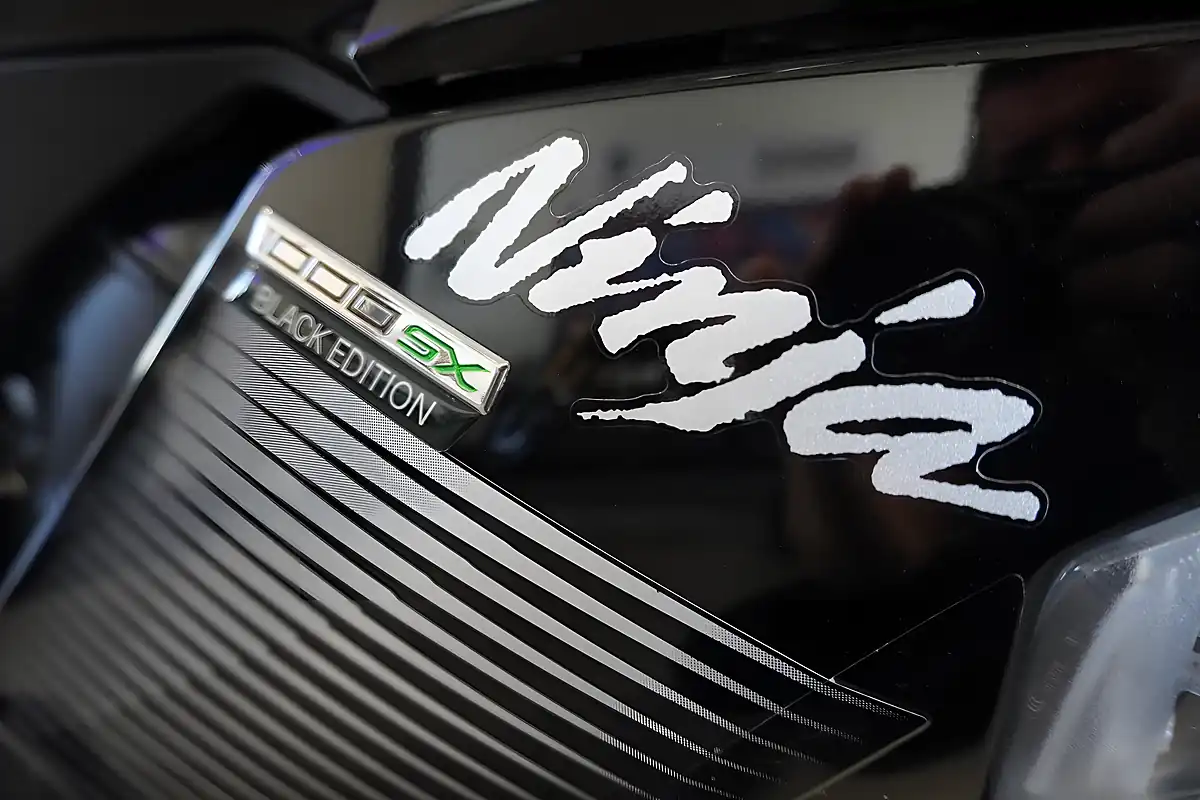 Used 2022 Kawasaki Z1000SX Black Edition Black Metallic - Interior and Exterior details 8