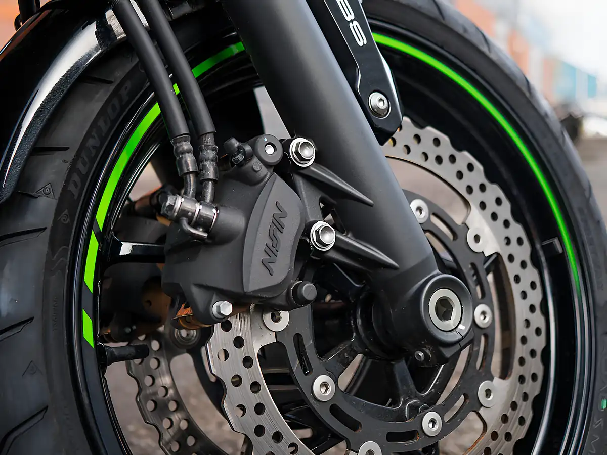 Used 2022 Kawasaki Z650 Abs Green - Interior and Exterior details 11