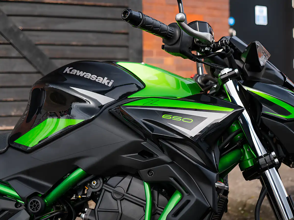 Used 2022 Kawasaki Z650 Abs Green - Interior and Exterior details 8