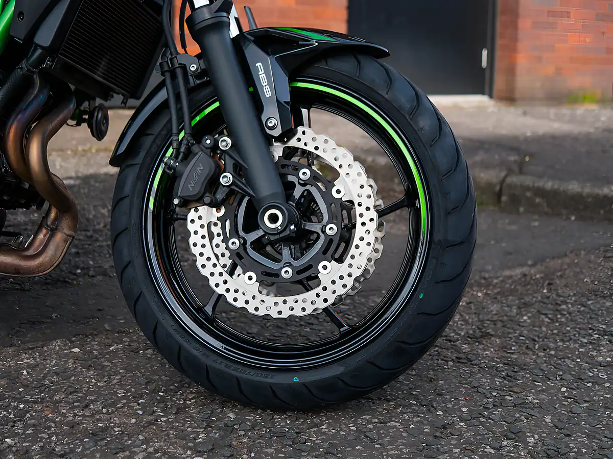 Used 2022 Kawasaki Z650 Green - Interior and Exterior details 3