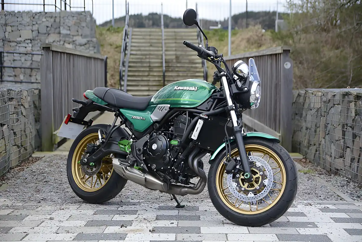 Used 2022 Kawasaki Z650 Modern Classic Green - Front View