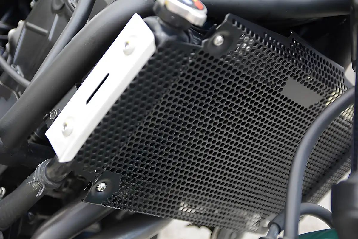 Used 2022 Kawasaki Z650 Modern Classic Green - Interior and Exterior details 15