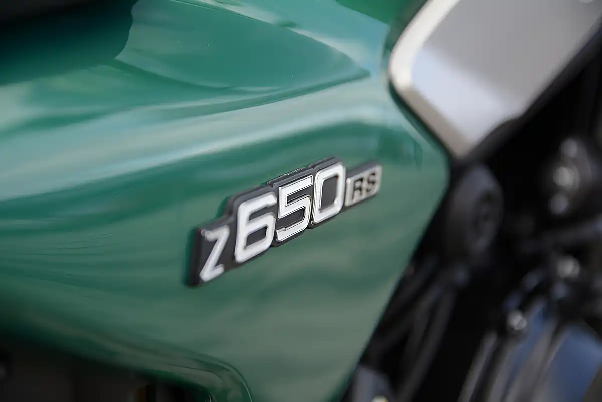 Used 2022 Kawasaki Z650 Modern Classic Green - Interior and Exterior details 7