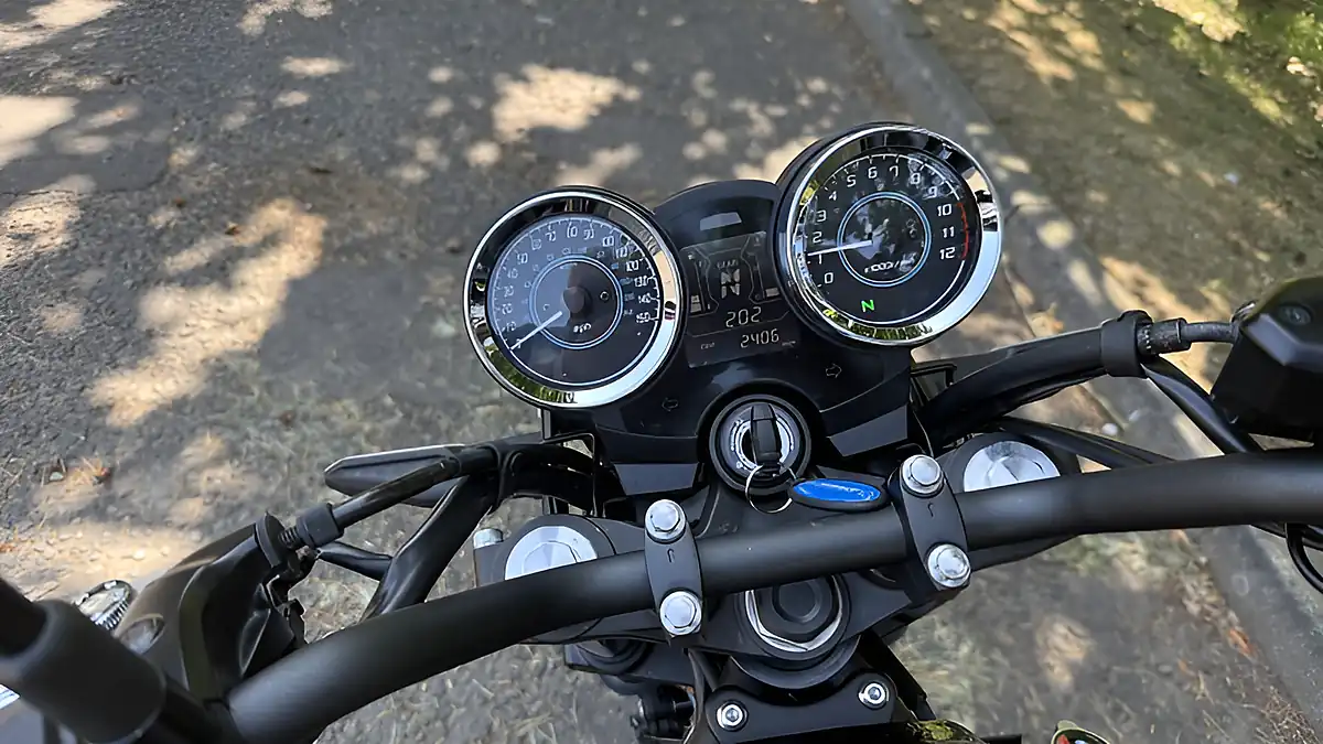 Used 2022 Kawasaki Z650RS Black - Interior and Exterior details 16