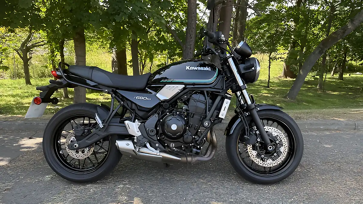 Used 2022 Kawasaki Z650RS Black - Interior and Exterior details 2
