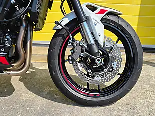 Used 2022 Kawasaki Z900 Performance Edition White - Interior and Exterior details 10