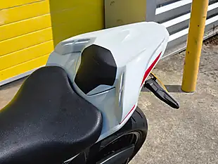 Used 2022 Kawasaki Z900 Performance Edition White - Interior and Exterior details 18