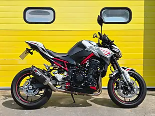 Used 2022 Kawasaki Z900 Performance Edition White - Interior and Exterior details 2