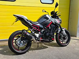 Used 2022 Kawasaki Z900 Performance Edition White - Interior and Exterior details 4