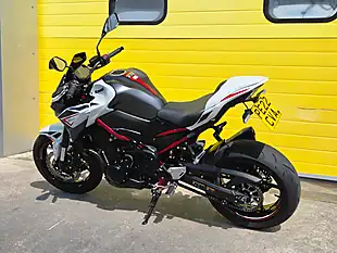 Used 2022 Kawasaki Z900 Performance Edition White - Interior and Exterior details 6