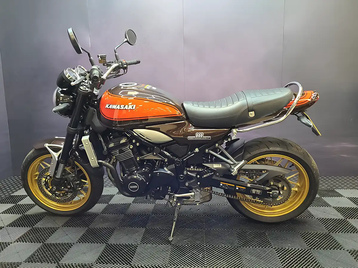 Used 2022 Kawasaki Z900 RS 50th Anniversary Brown - Interior and Exterior details 3