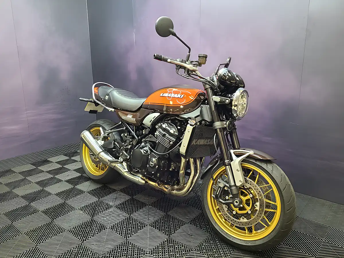 Used 2022 Kawasaki Z900 RS 50th Anniversary Brown - Interior and Exterior details 4
