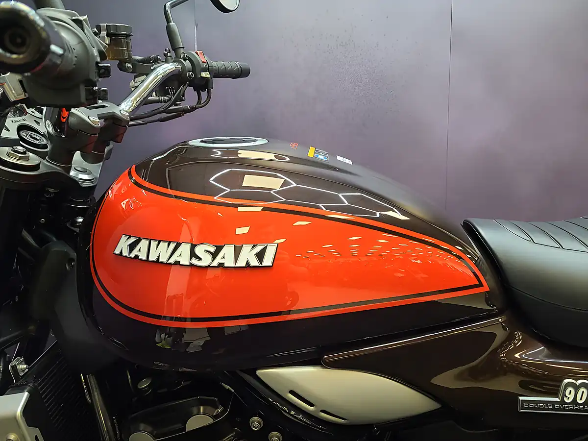 Used 2022 Kawasaki Z900 RS 50th Anniversary Brown - Interior and Exterior details 9