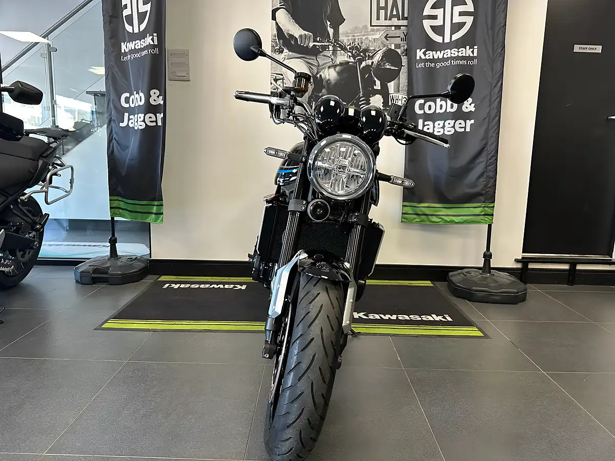 Used 2022 Kawasaki Z900 RS Black - Interior and Exterior details 10