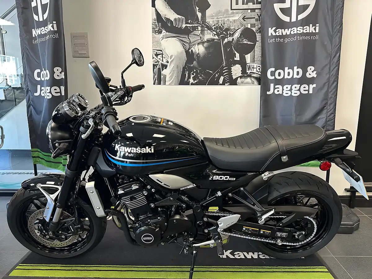 Used 2022 Kawasaki Z900 RS Black - Interior and Exterior details 11