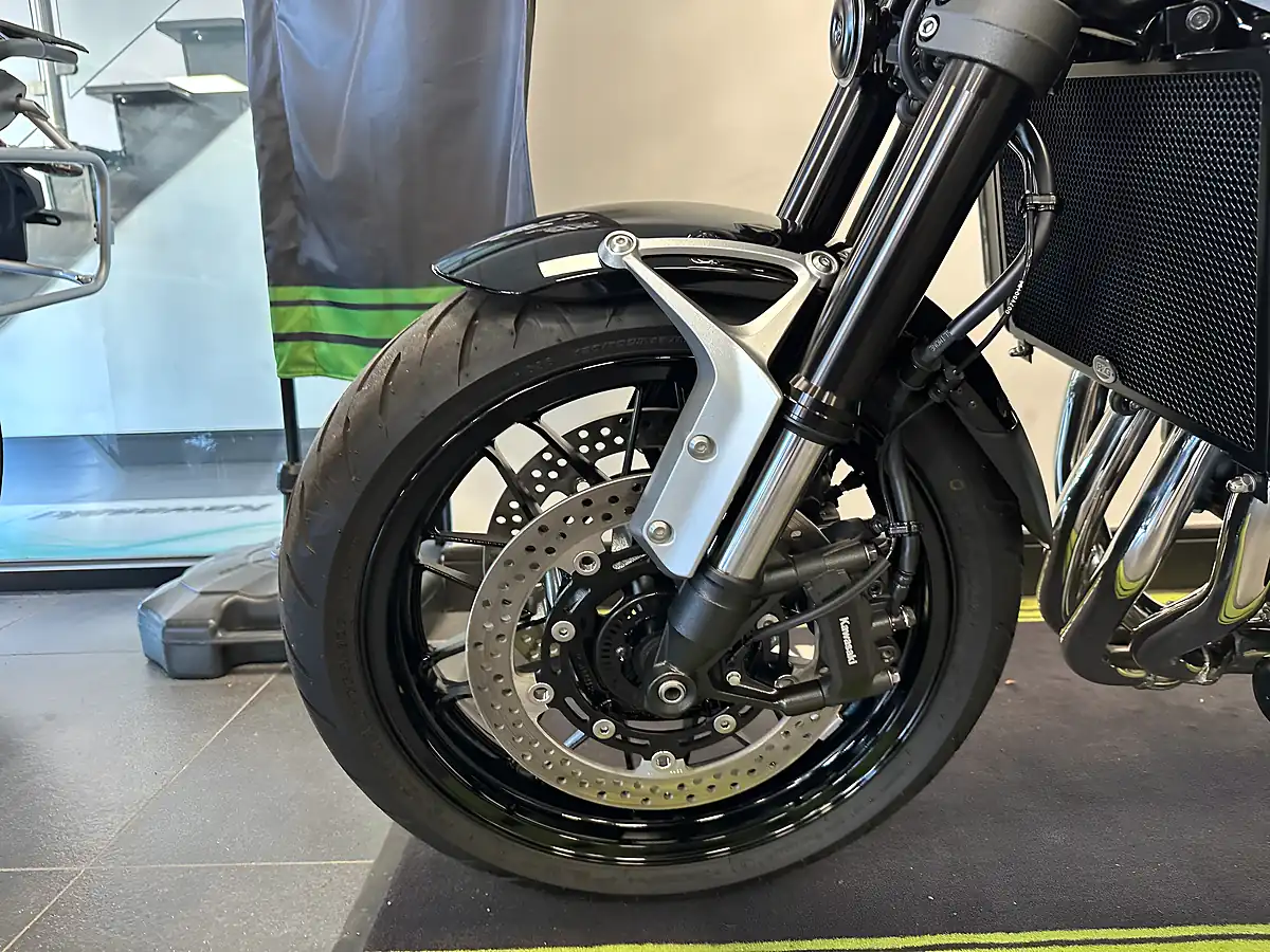 Used 2022 Kawasaki Z900 RS Black - Interior and Exterior details 13