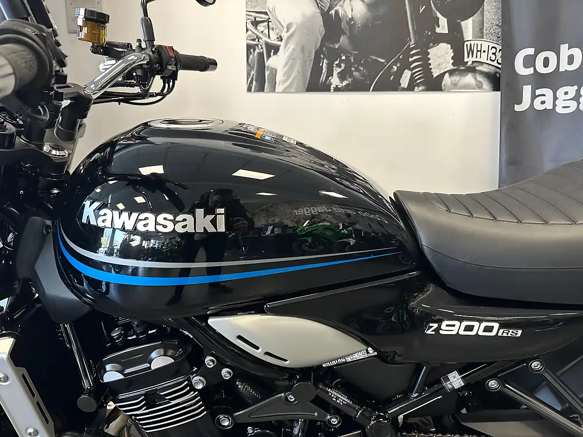 Used 2022 Kawasaki Z900 RS Black - Interior and Exterior details 15