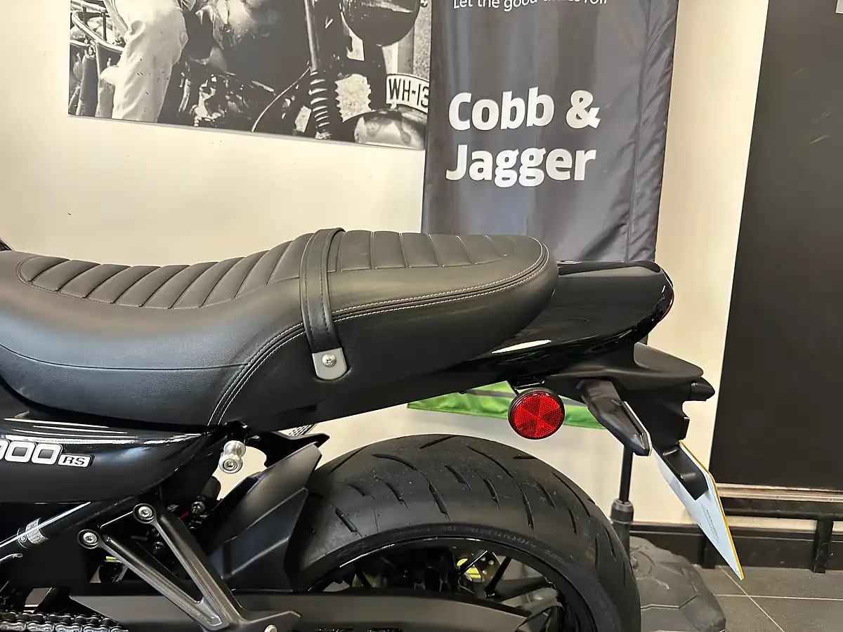 Used 2022 Kawasaki Z900 RS Black - Interior and Exterior details 18