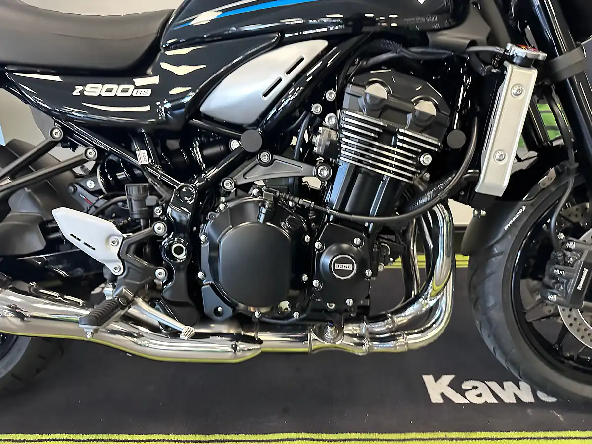Used 2022 Kawasaki Z900 RS Black - Interior and Exterior details 6