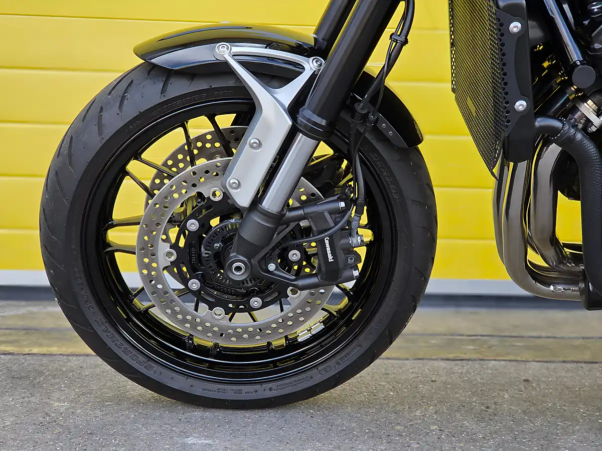Used 2022 Kawasaki Z900 RS Black - Interior and Exterior details 17