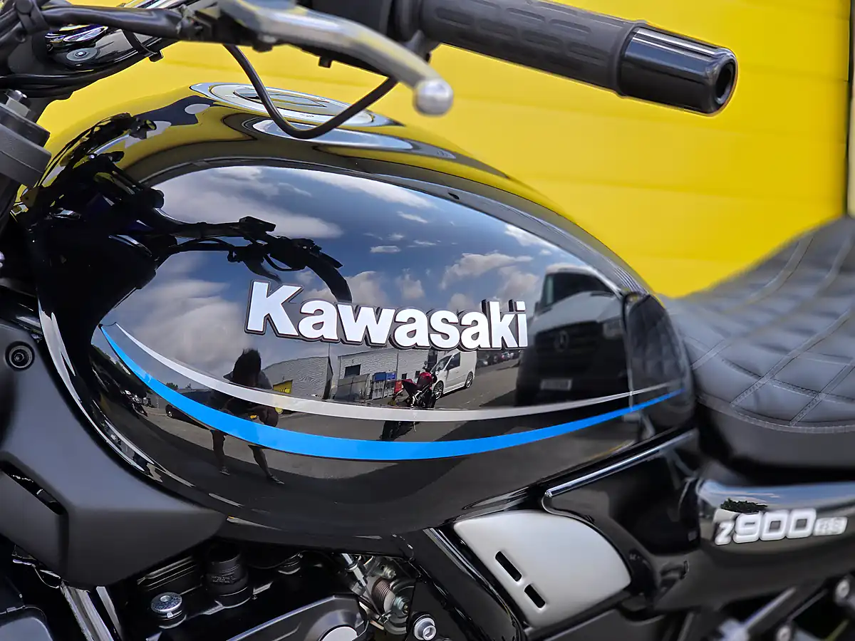 Used 2022 Kawasaki Z900 RS Black - Interior and Exterior details 18