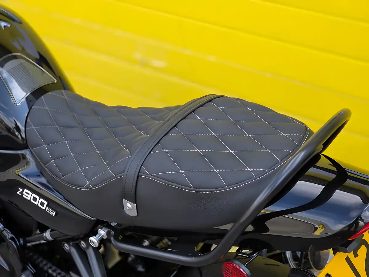 Used 2022 Kawasaki Z900 RS Black - Interior and Exterior details 19