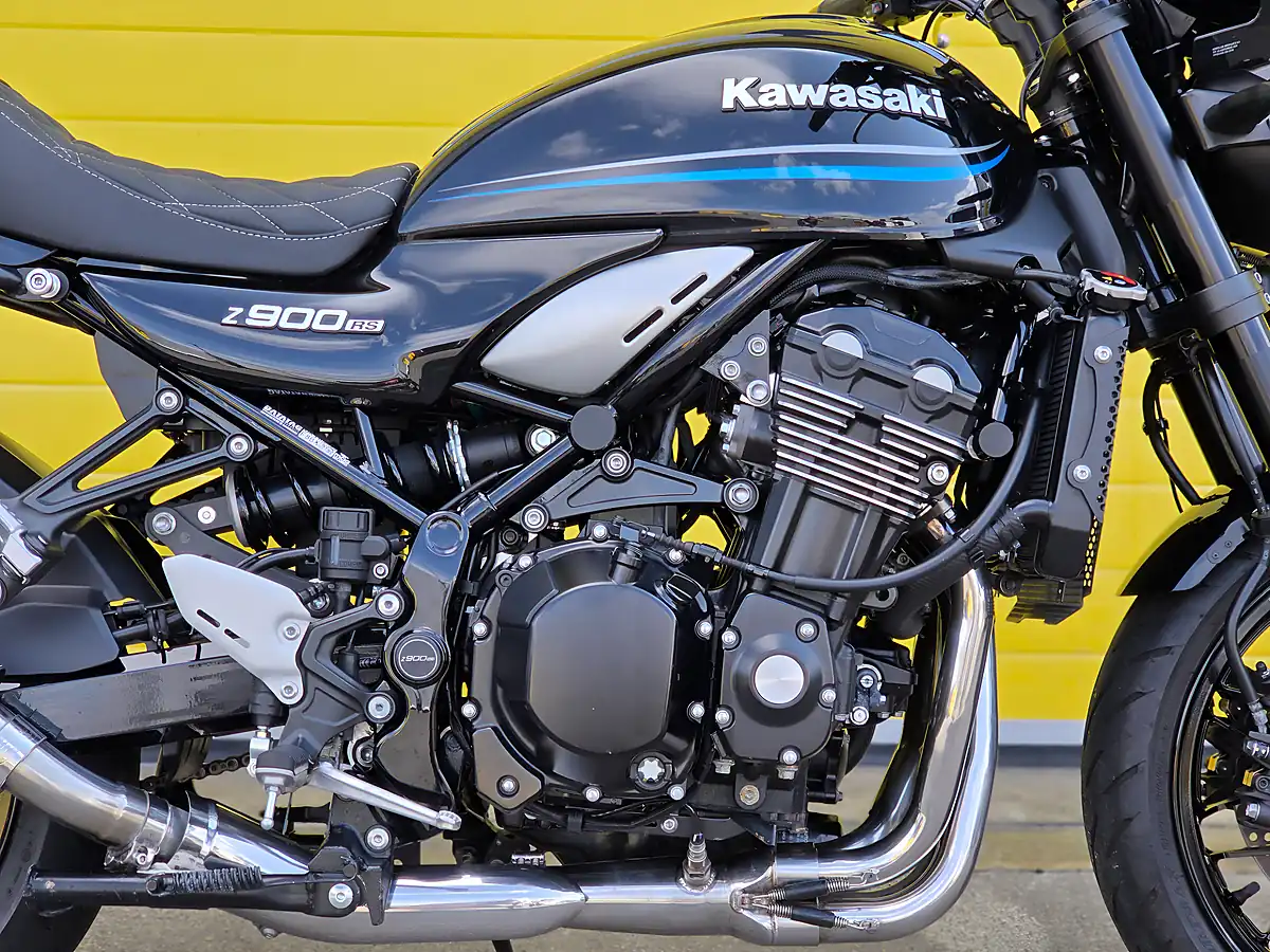 Used 2022 Kawasaki Z900 RS Black - Interior and Exterior details 9