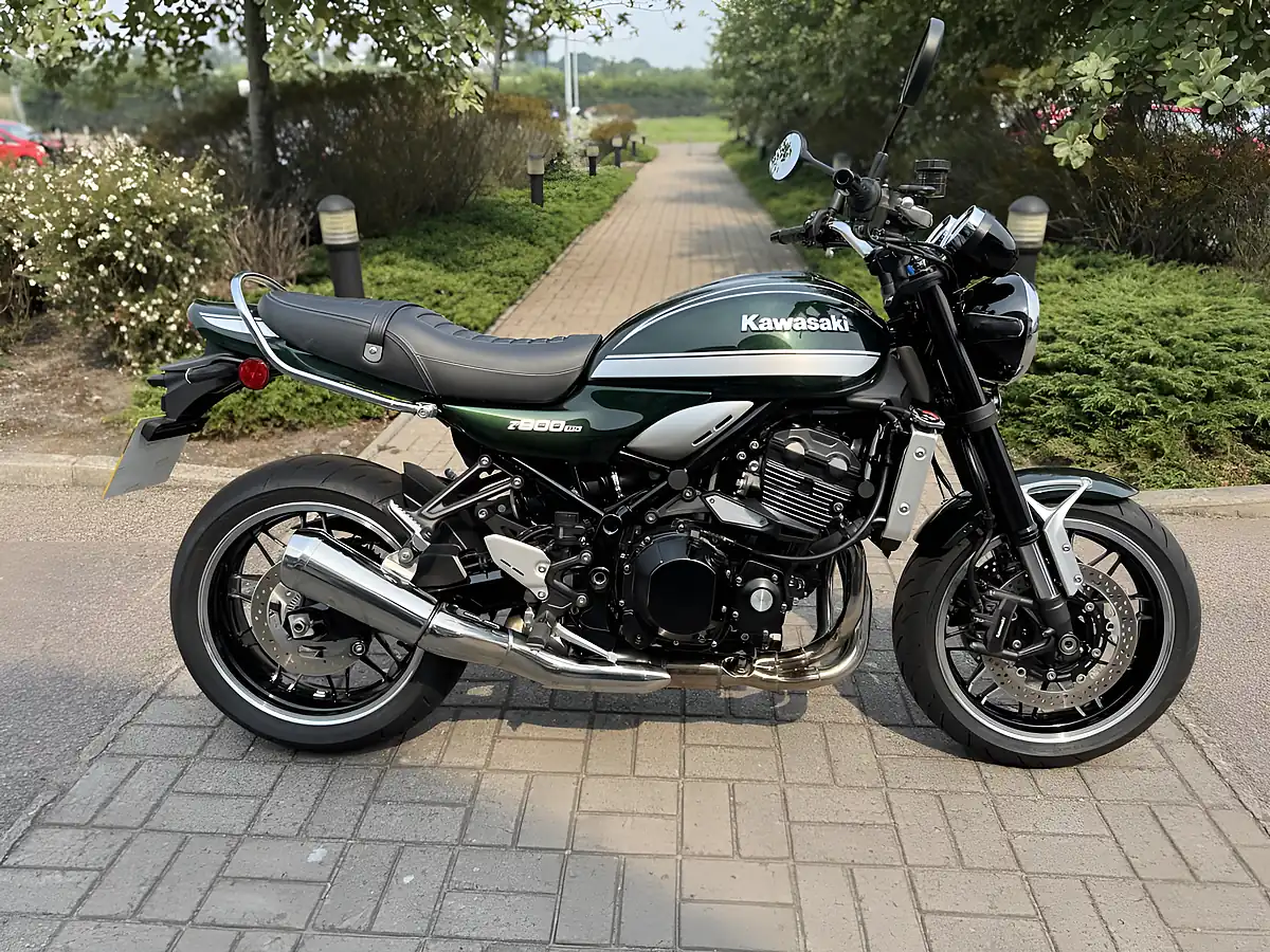 Used 2022 Kawasaki Z900 RS Green - Front View
